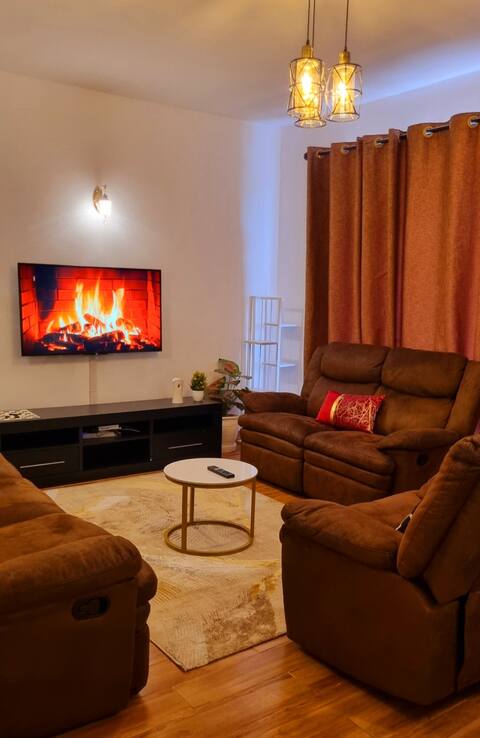 Rossyln Home close to UN,Village Market , 2 Rivers
