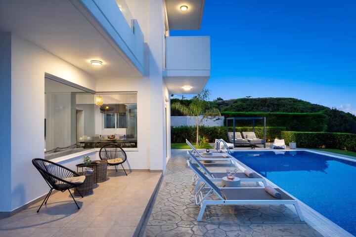 Hill and Sea View Villa gallery image 4