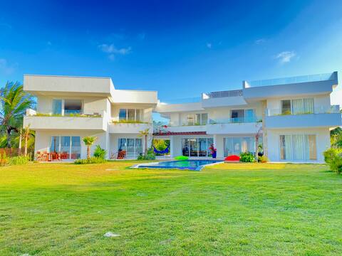 Spacious, comfortable and facing the sea