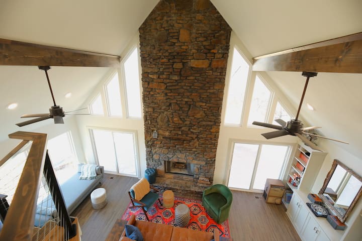 Kessler Mountain Swim Lodge - Fayetteville, AR