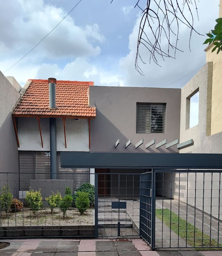 Gran Casa En La Mejor Ubicación - Mendoza