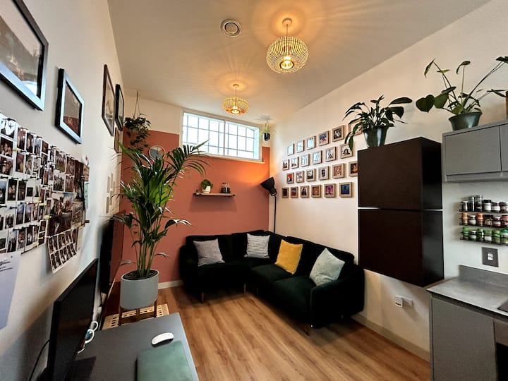 5 Mins From Town W/ Car Space, Long-stay Preferred - Brístol