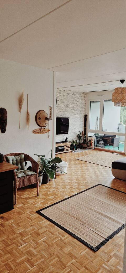 Very charming and well-located cozy apartment.