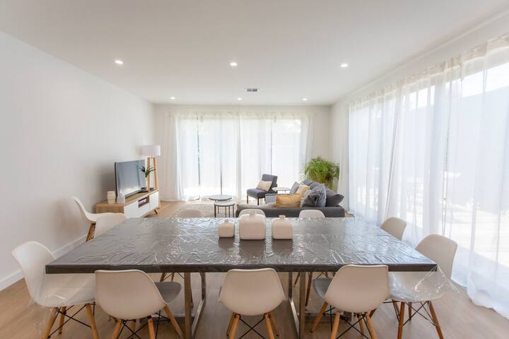 Perfect Holiday Home 5min to Beach / Shops / Cafes gallery image 5