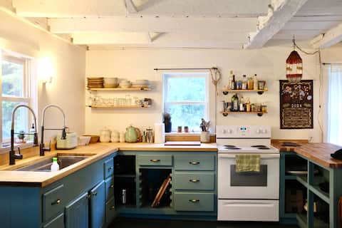 Cute modern farmhouse, Essex NY