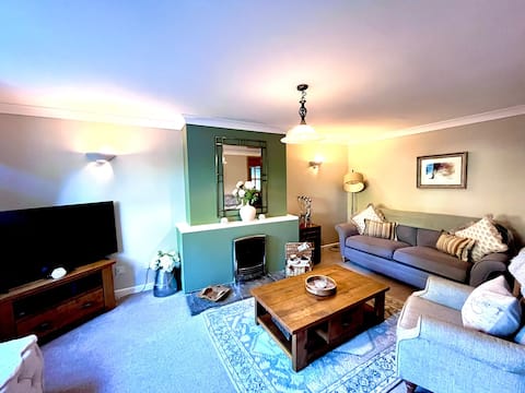 Popular Airbnb listing: Amber Cottage - Stow on the Wold in Stow On The Wold
