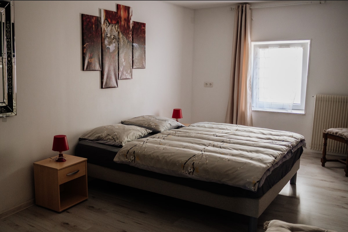 საძინებელი 1