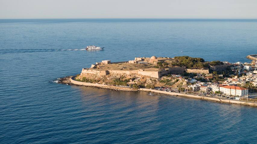 Alithia BeachFront Retreat, with Plunge Pool gallery image 3