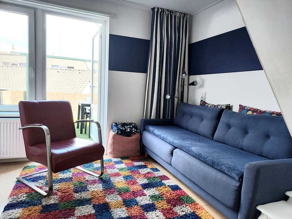 Popular Airbnb listing: Comfortable 1B apartment in the city center near the sea in Katwijk Aan Zee