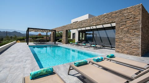 Phi/Sea Views/Peaceful/Family/Close to beaches!