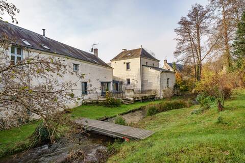 Beautiful home with pool in Bourgueuil 5 bedrooms/10 people