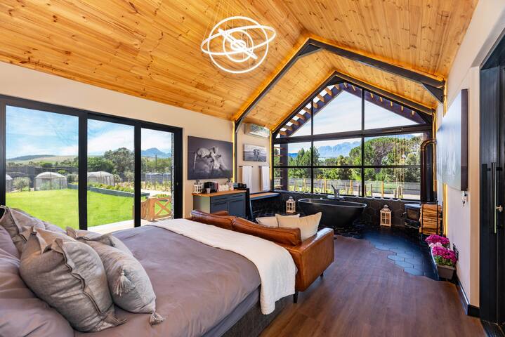 The Glass Castle gallery image 5