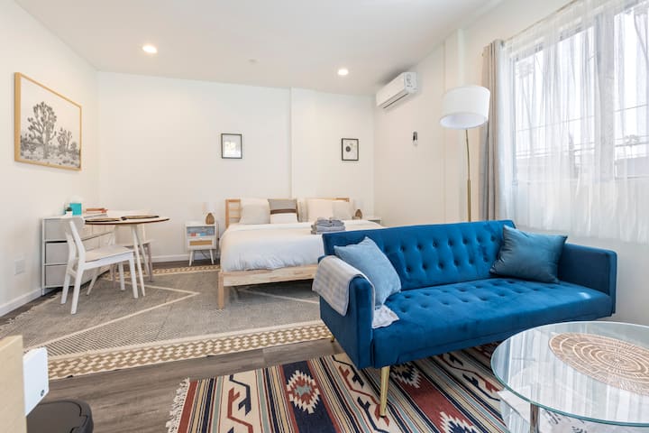 Venice Studio: King Bed, Parking - Culver City, CA