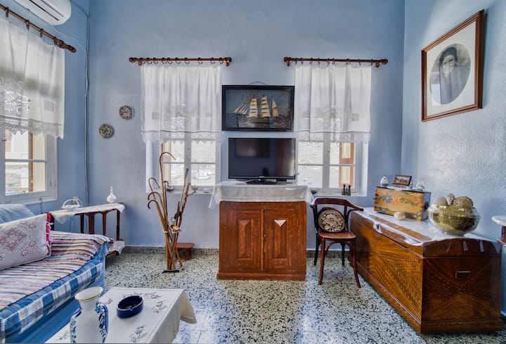 Waterfront House Pedi - Symi