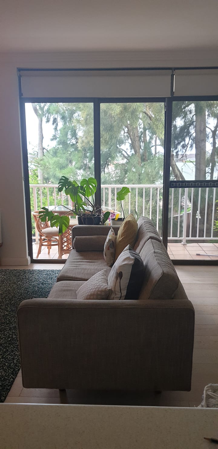 Leafy Coastal Apartment - Bulli