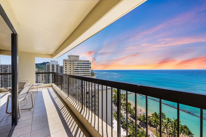 #2202 Beachfront 2BR/2BA w/ Pool, Gym & Free Valet