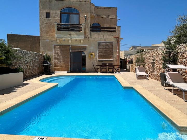 Villa, 3 Bedroom Farmhouse With Large Private Pool - Malte