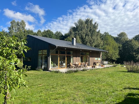Bright, spacious cabin with sauna, gym and bikes