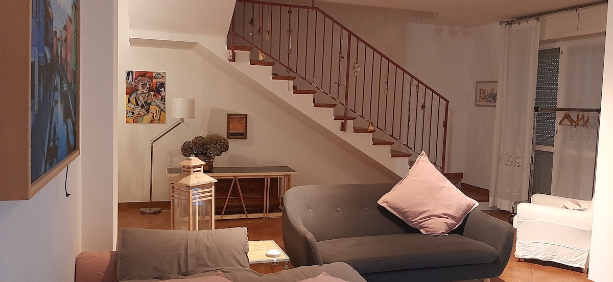 Annonce Airbnb populaire: Central Garden House à Novara