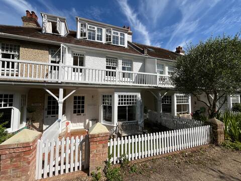 Verandah Cottage: Stylish Home in Seagrove Bay