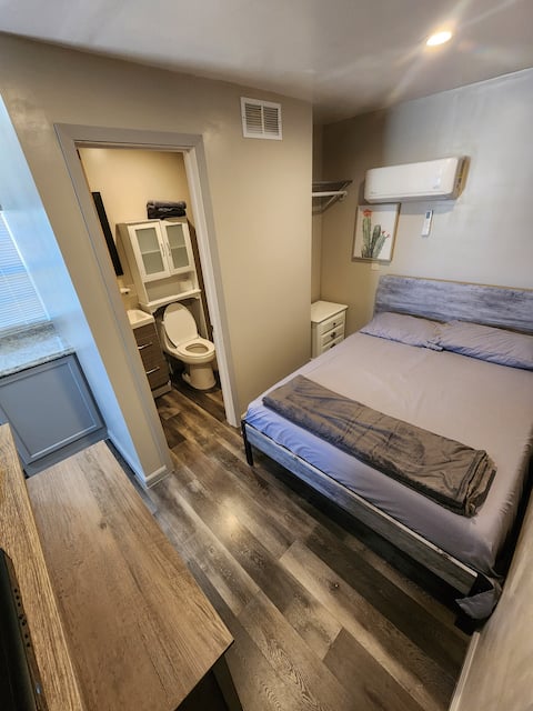 Small cabin in West Odessa. No pets | No smoking