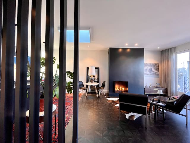 •:• Marina Star SF • 2 BR / 2 BA Modern Flat •:•