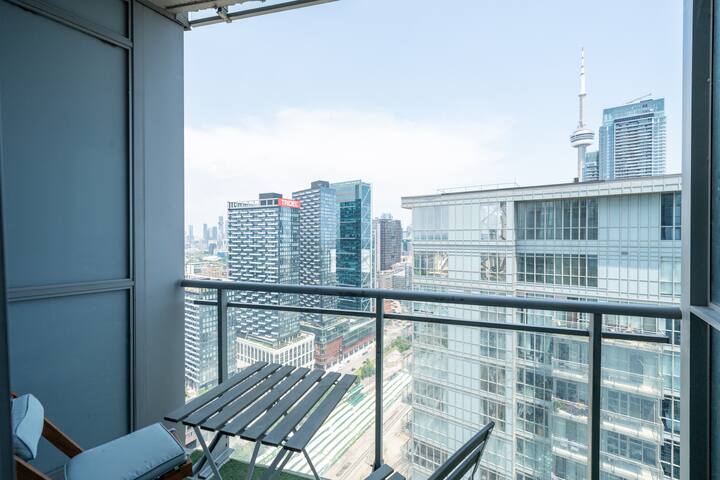 Sky Living : Awesome Lake and City View, Park Free gallery image 4