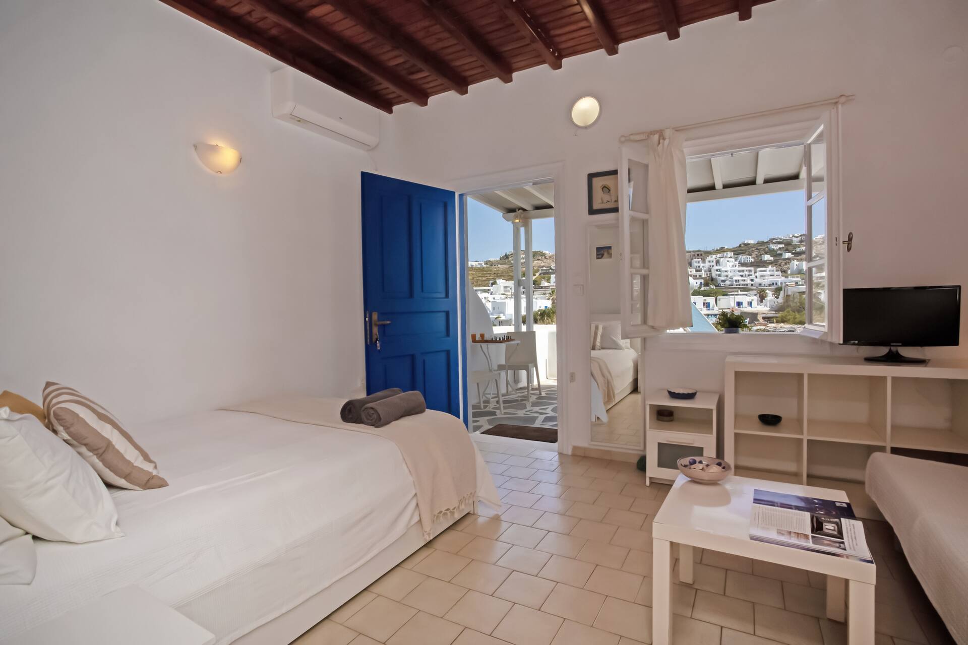 Lilly's Apartment in Ornos — photo 3