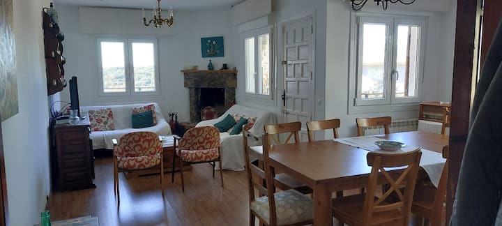 Chalet Familiar Con Piscina Y Bbq - La Cabrera