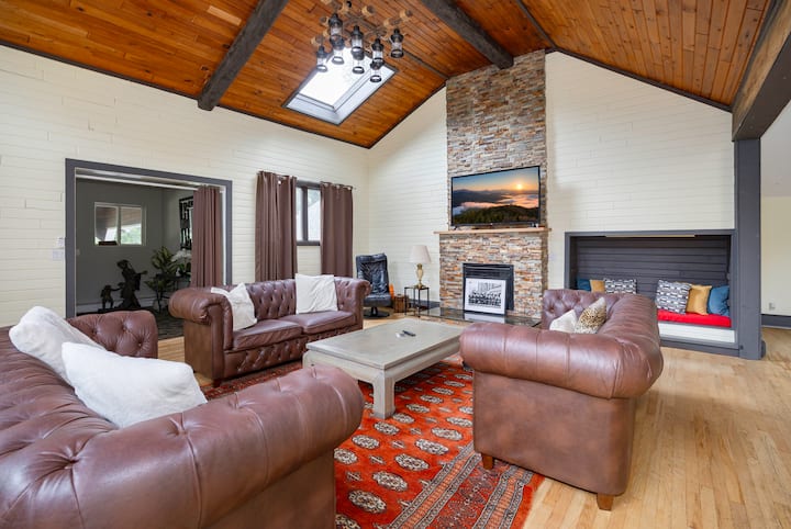 8,200 Sf Grand Retreat With Pool & Movie Theater - Danbury, CT
