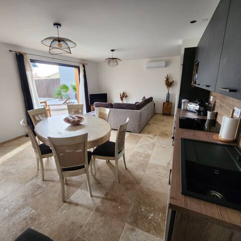 Top Airbnb: Waterfront villa / private pool à Linguizzetta