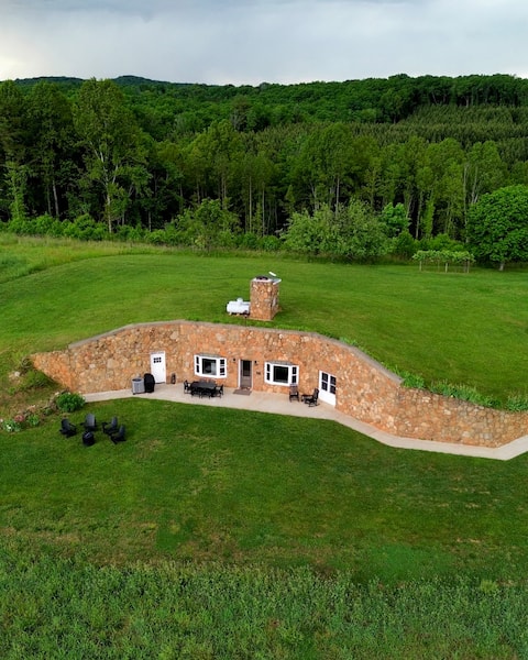 Roby’s Cave-Riverfront Underground House