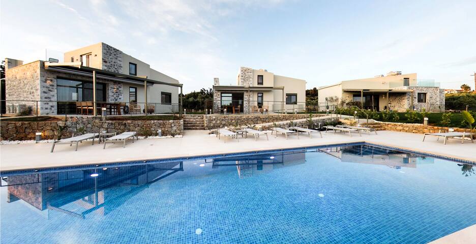 Theseus Villa gallery image 3