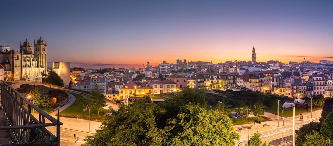 Cathedral Balcony – 2BR Historic Center Apt W/AC gallery image 2