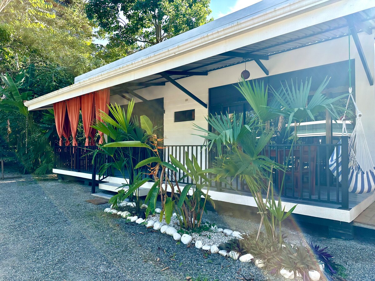 Black House Room 1A Playa Negra Puerto vecchio Houses for Rent in