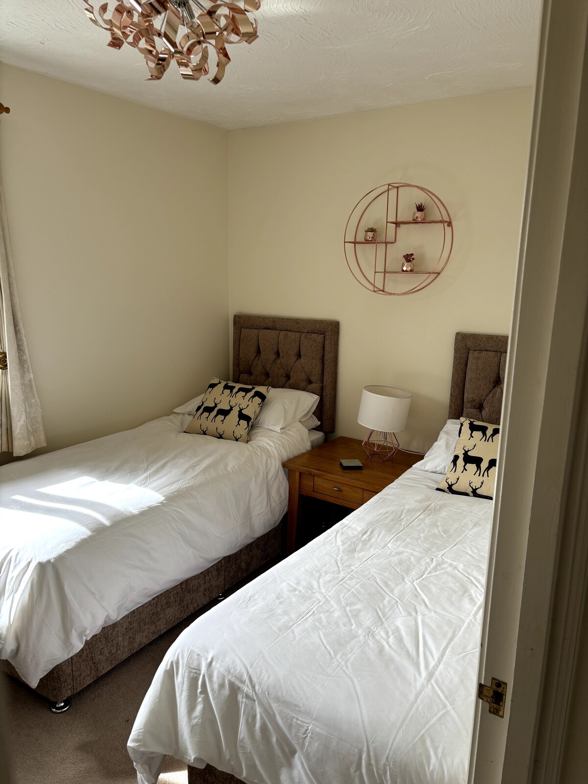 غرفة النوم 2