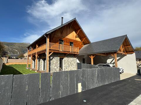 Pyrenean family cottage