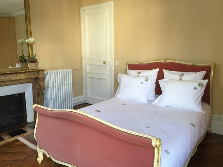 غرفة النوم 1