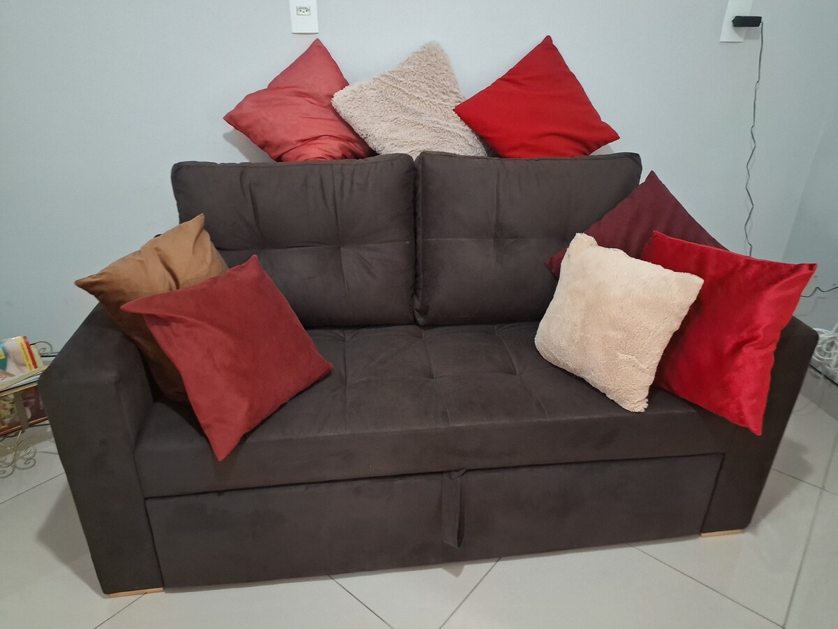 超级舒适的沙发床。 