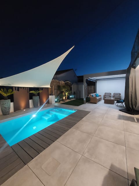 Spacious recent villa near ocean amenities