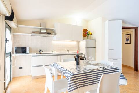 Popular Airbnb listing: Vico 1° Sulis - Apartment 5 (Rooftop Terrace) in Cagliari