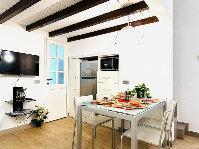 Cosy house in the heart of Navigli Center, Milan gallery image 4