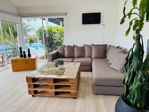 Top Airbnb: Villa Colibrí with Pool in front of Lake Chapala in Jocotepec
