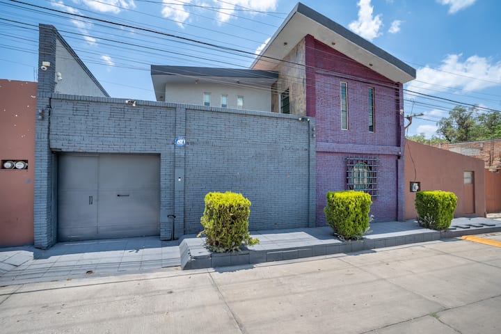 Comfortable and spacious!Studio, loft, Home, Apartment
