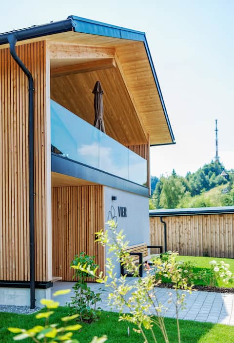 House 4 - Luxury vacation home on the Pfänder with hot tub