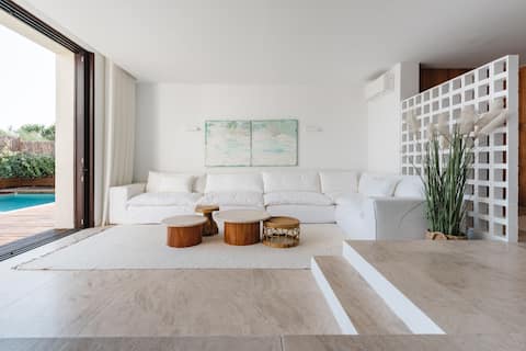 Successful Airbnb property: 'Villa Diana' | 5 suites | Tróia Galé Beach in Carvalhal