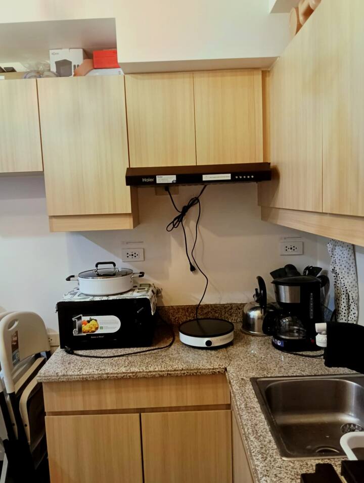 1-br Condo Unit In Qc (Near Ayala Cloverleaf) - Malabon