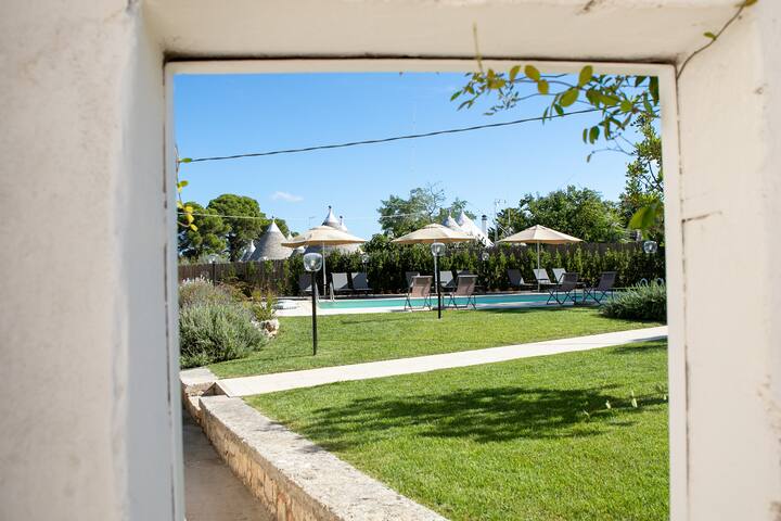 Angolo di Puglia Trullo Don Peppe with pool gallery image 2