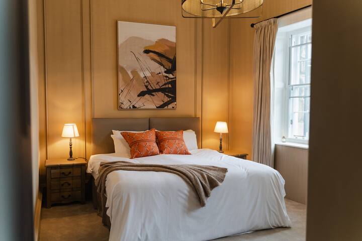 Royal Mile Apartment – Edinburgh gallery image 2