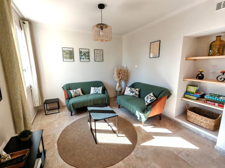 Maison Avec Piscine Chauffée, Centre Village - Apt